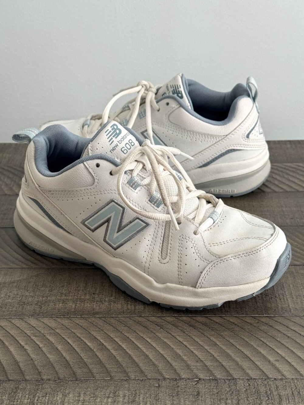 New Balance White-Blue Women's Walking Sneakers WX608WB5 Shoes Size 8